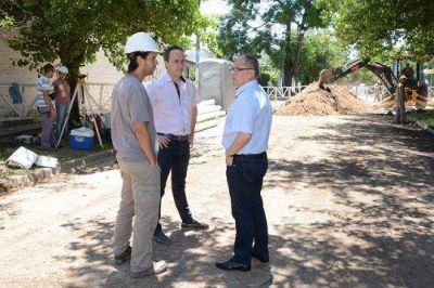 El Municipio avanza en la �ltima etapa de cloacas en Ituzaing� Sur