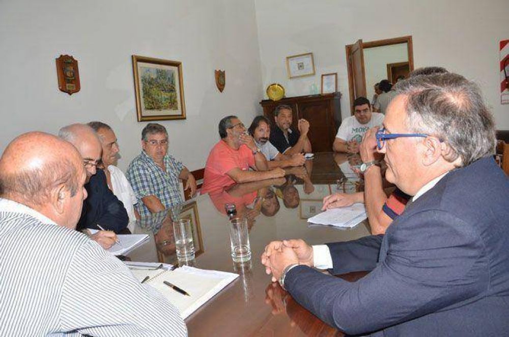 No hubo acuerdo y se agrava el conflicto con los contratados