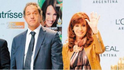Cristina y Scioli reaparecieron por la redes sociales para criticar a Macri