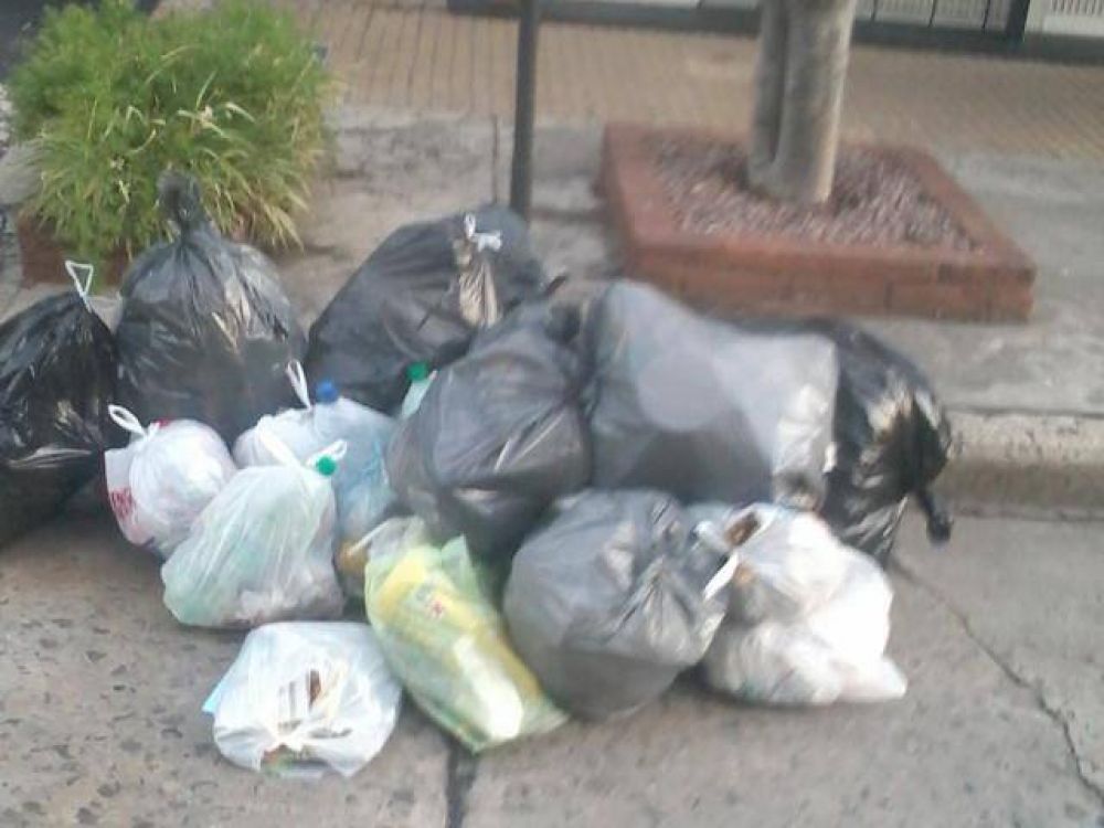 M�s quejas de los vecinos por el achique de la basura
