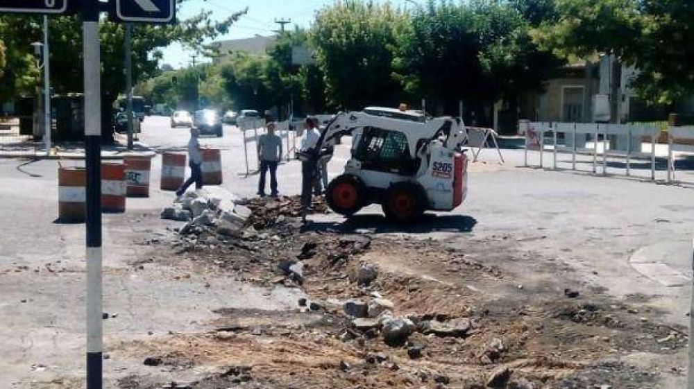 El Municipio inici� obras de reparaci�n de la pasante de avenida Avellaneda y 14 de Julio