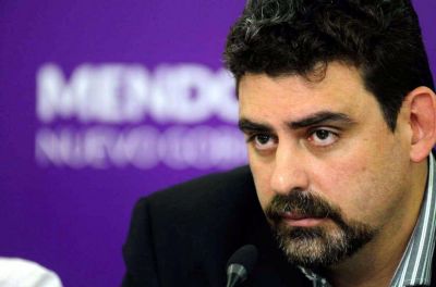 Cornejo ya atiende la deuda dolarizada