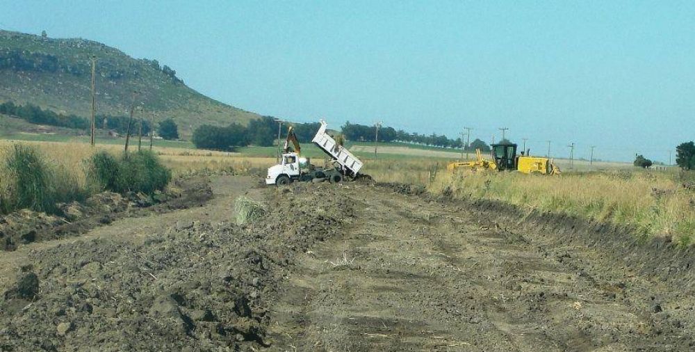 Se trabaja en la puesta a punto de los caminos rurales