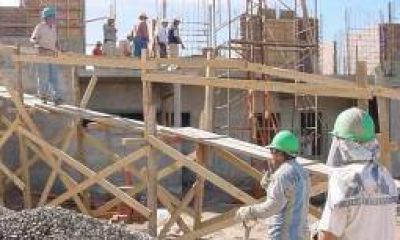 La UOCRA planea protesta por el parate en la obra p�blica