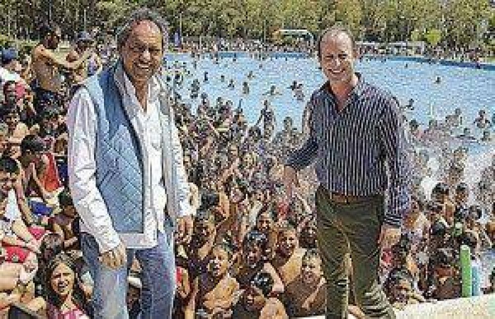 Scioli busca intendentes para pelear el PJ y Urtubey no esconde su candidatura