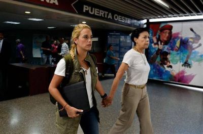 Denuncian vejaciones contra la familia de Leopoldo L�pez