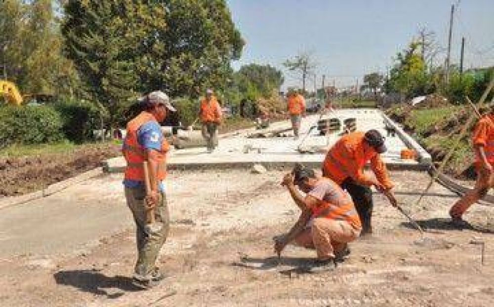 Avanza la construcci�n del �ltimo tramo de colectora en la Ruta Provincial N� 58