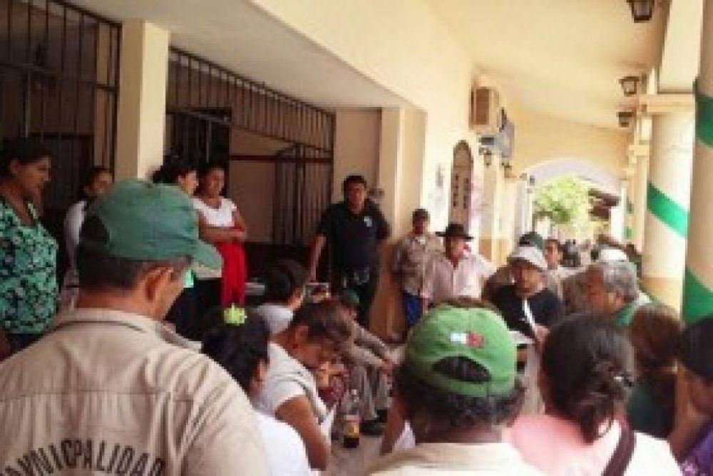 La Municipalidad sigue paralizada, tomada y nadie da la cara en Moldes