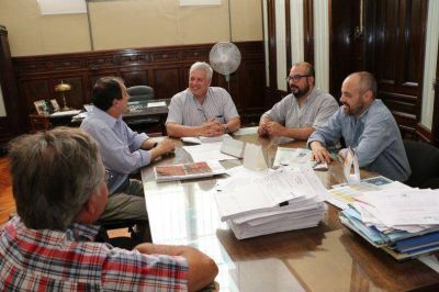 Intimar�n a la firma contratista para que reanude las obras en la Escuela 56