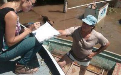 Z�rate: El municipio asiste a isle�os por la creciente
