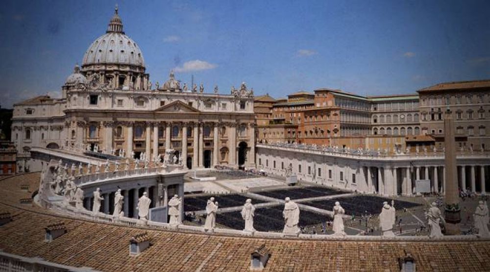 El Vaticano no es una cueva de ladrones, dice Sustituto de la Secretara de Estado