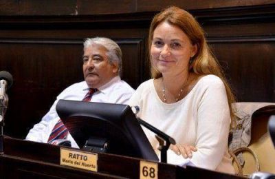 Ratto celebr� la aprobaci�n del Presupuesto y le peg� al ex gobernador