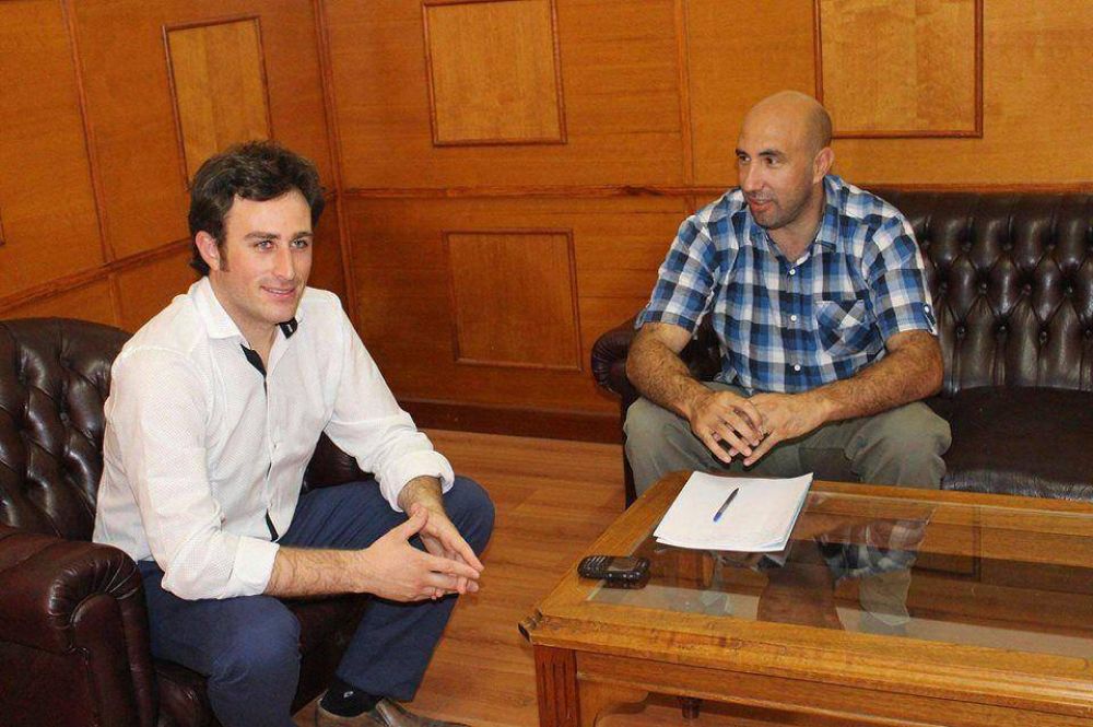 Ralinqueo recibi� al legislador Valicenti y juntos conversaron sobre el Presupuesto aprobado