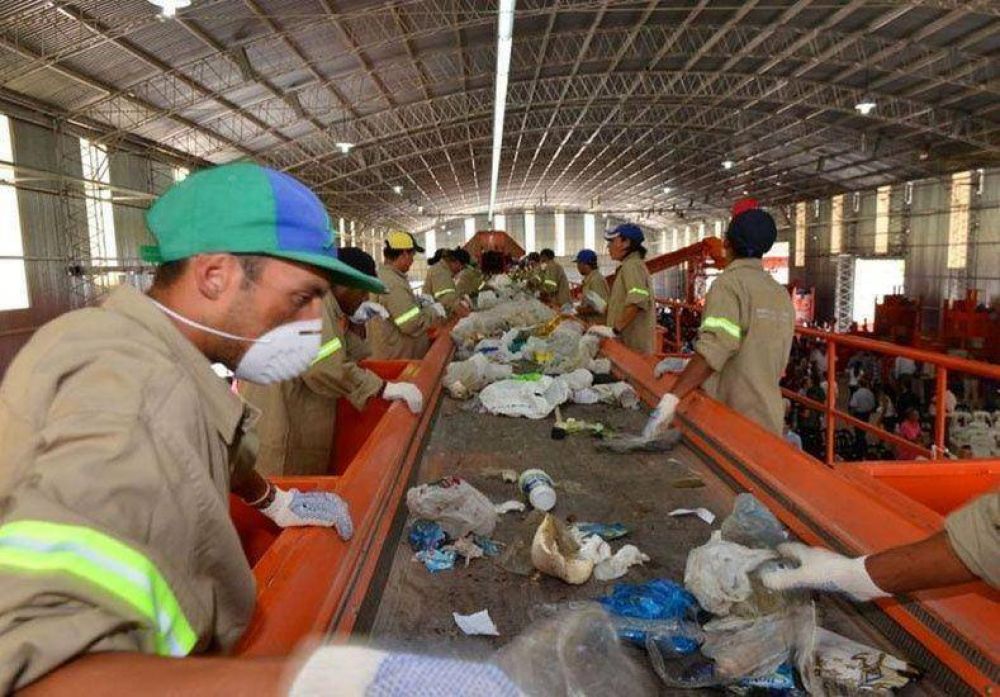 Instan a los vecinos de Paran� a separar los residuos en el hogar
