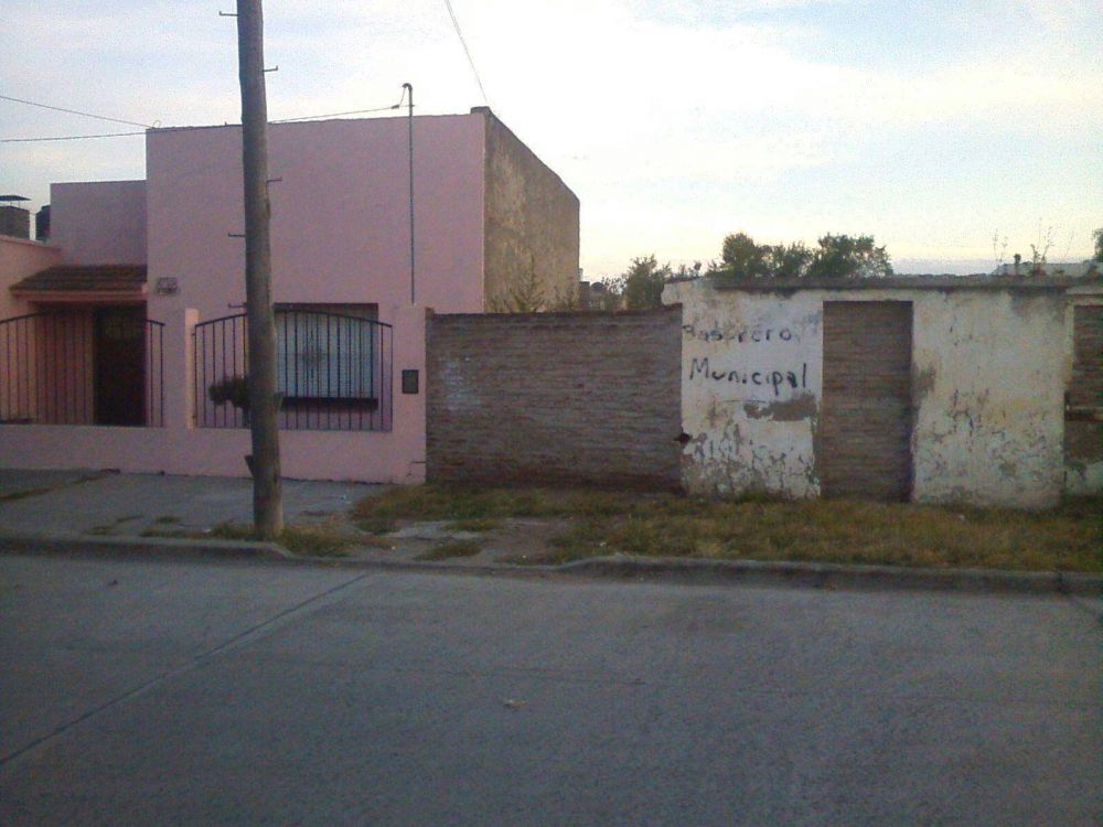 Vecinos denuncian �basurero municipal� en 12 de Octubre al 200