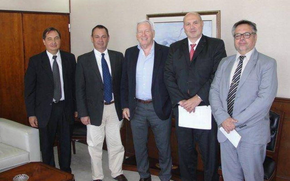 CELLILLO ACORDO CON EL MINISTRO DE JUSTICIA DOTAR DE MATERIAL TECNOLOGICO A LA UNIDAD 30