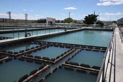 Por las bajas reservas, la SCPL anunci� un nuevo corte el agua