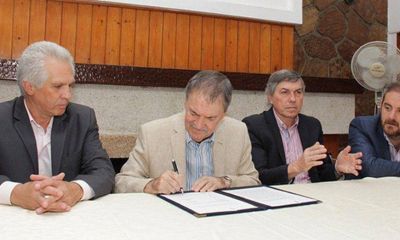 Schiaretti invertir� $ 509 M en obras de cloacas para las ciudades de Sierras Chicas