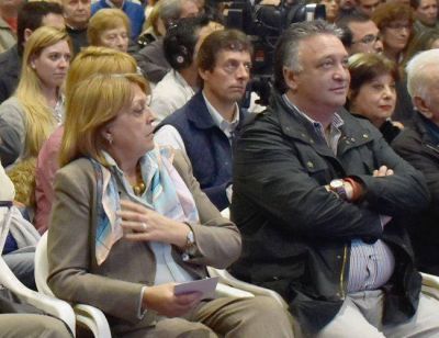 Legisladores del PJ repudiaron el decreto de Macri que beneficia a la ciudad de Buenos Aires