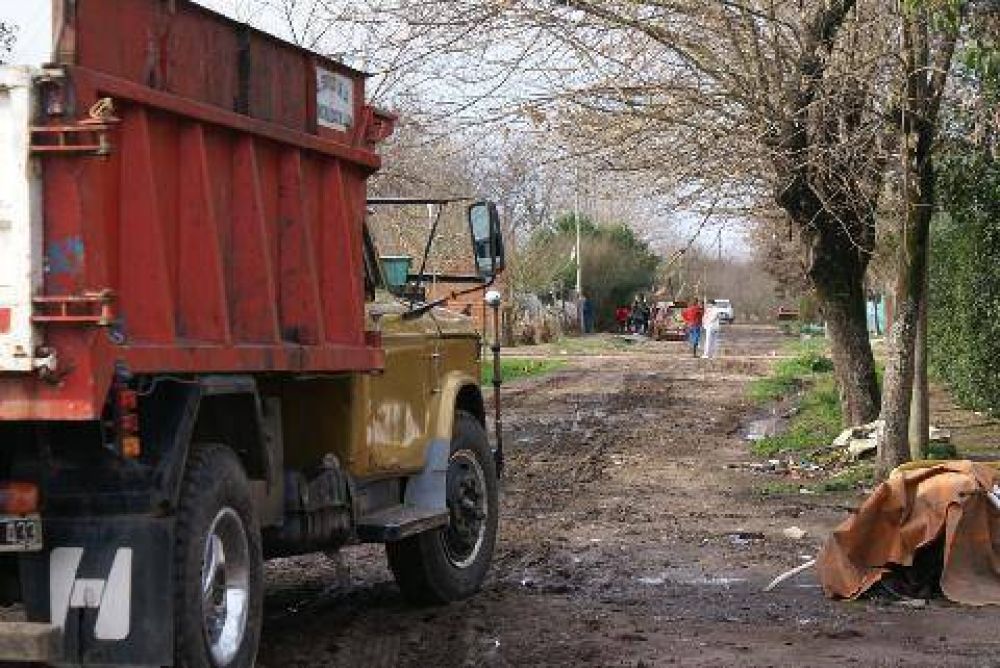 Tras las denuncias de los vecinos, se limpiar la red de agua en el San Fermn y barrios cercanos