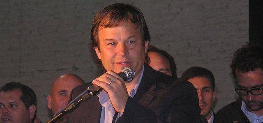 Cascallares rechaz� la �visi�n centralista de la pol�tica p�blica� de Macri