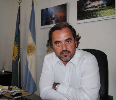 Giri marc� la cancha y sali� con los tapones de punta contra los �aplaudidores� por el inicio de clases