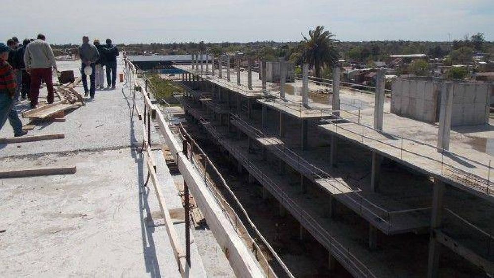 Centro C�vico del Oeste: �La obra est� parada desde noviembre, est� abandonada�