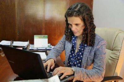 Cristina Fiore, senadora por Salta, est� preocupada por los DNU de Macri