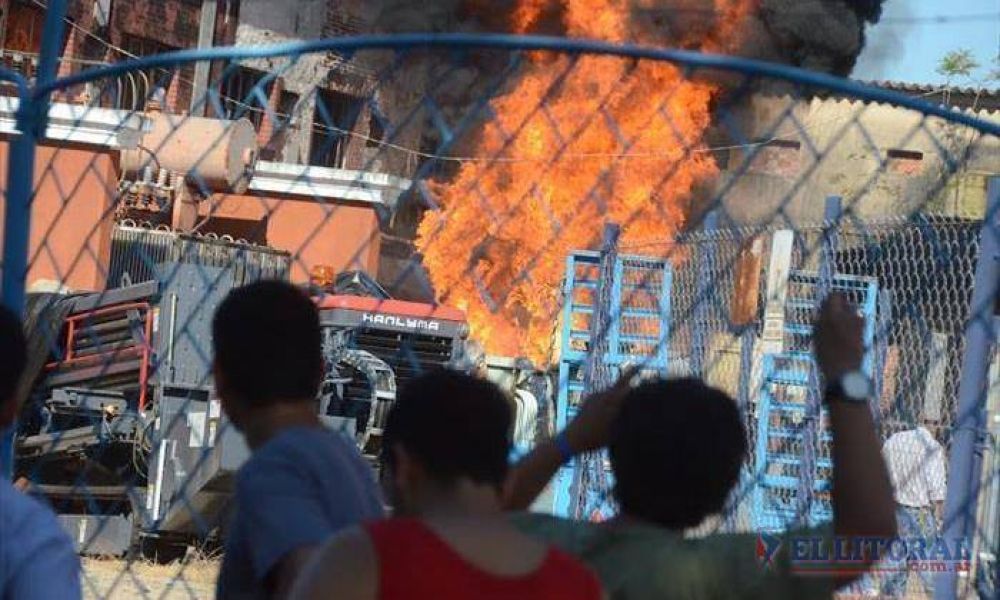 Media ciudad sin luz por colapso regional e incendio de un transformador de la costa