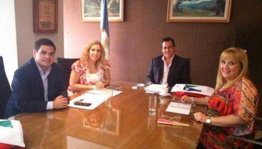 La ministra Bartolucci se reuni� con referentes de Naci�n