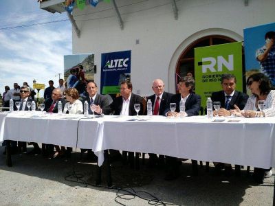 Weretilneck inaugur� nuevo servicio para mejorar telecomunicaciones en Jacobacci
