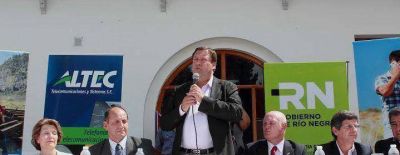 �Con estos hechos damos un gran paso en la consolidaci�n de la integraci�n provincial�, se�al� el gobernador al inaugurar la oficina de Telsur