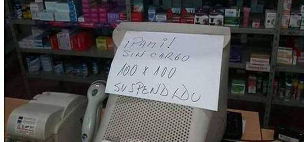 �Los abuelos caminan de ac� para all� buscando farmacias con descuento�