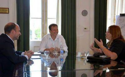Cascallares se reuni� con la representante de AySa