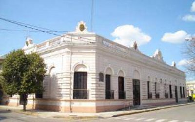 Rojas: Denuncian que Intendente Rossi despidi� a 30 empleados y contrat� a 90