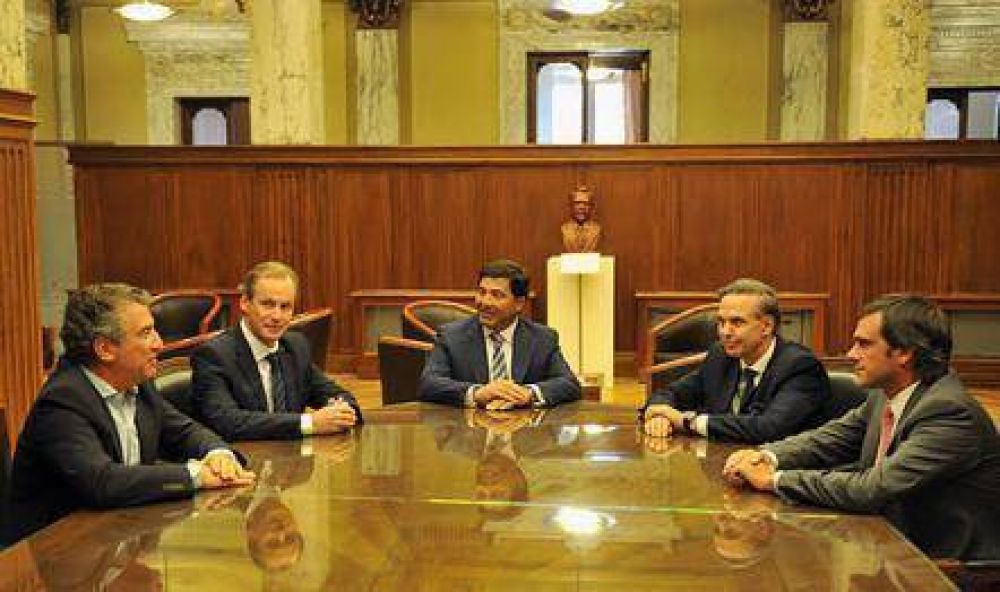 Bordet, Pichetto y Urribarri, mantuvieron un encuentro en la Auditora General de la Nacin