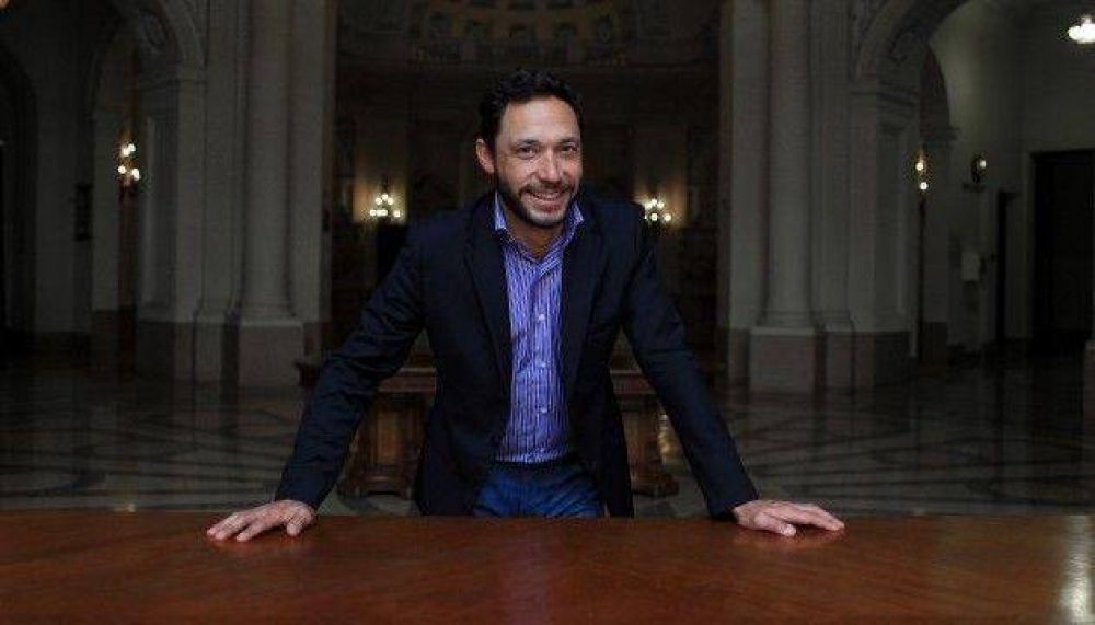 �Hay que discutir el traspaso de la Justicia, el juego y el puerto�
