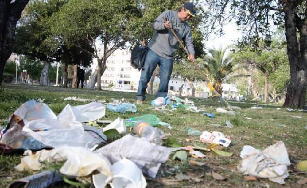 Dos ministerios cuidar�n la limpieza del Parque de Mayo