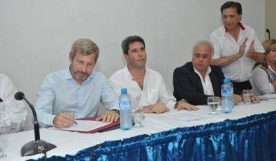 U�ac y Frigerio firmaron convenio por la construcci�n de 1.086 casas