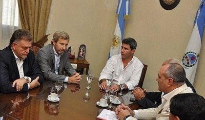 Frigerio prometi� viviendas, agua potable y cloacas en su visita