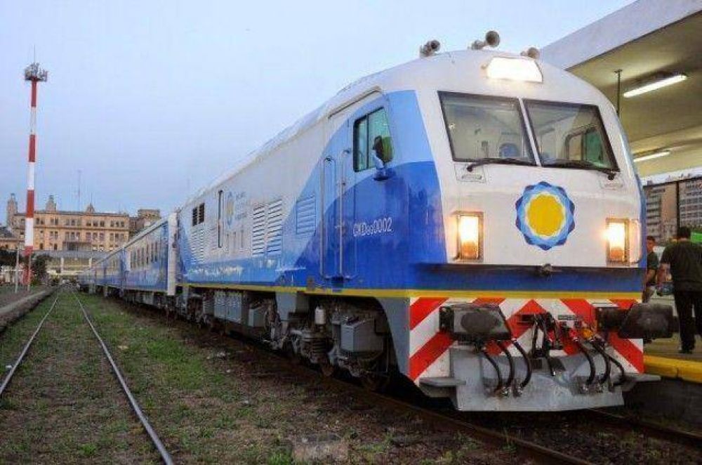 Carlos Arroyo se comprometi a trabajar para que el tren regrese a Mar del Plata