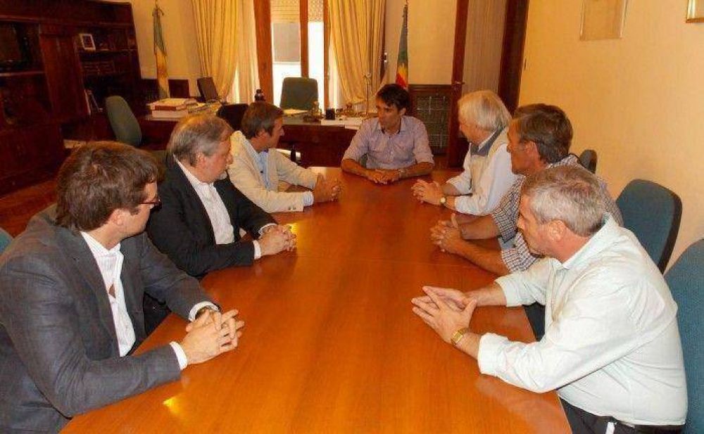 EL INTENDENTE SE REUNI� CON EXPORTADORES