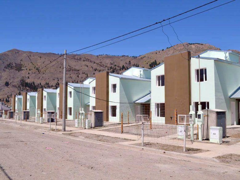 ENTREGA DE LOS 32 D�PLEX: Citan a los pre-adjudicatarios al sorteo de hoy