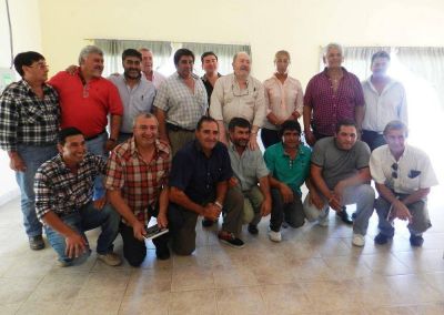 Deuda de Naci�n: intendentes salieron a �respaldar� a Verna