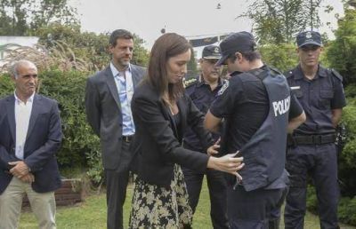 Un chaleco por polic�a