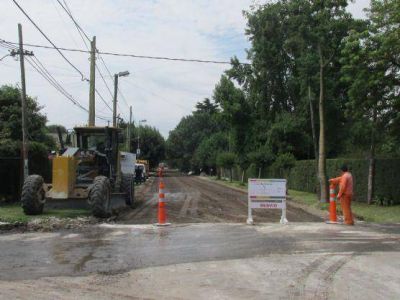 Gobernar para los ricos: El primer asfalto de Julio Garro fue para el ingreso al country donde vive