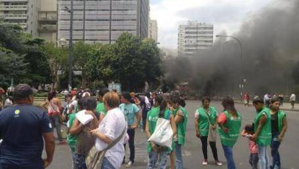 Cooperativistas realizaron cortes en La Plata