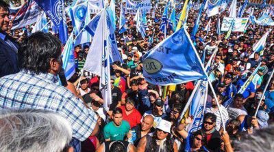 Los petroleros advirtieron con paralizar la producci�n y la ciudad