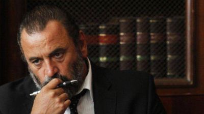 El Gobierno quiere que Jos� Mar�a Campagnoli dirija la b�squeda de pr�fugos en todo el pa�s