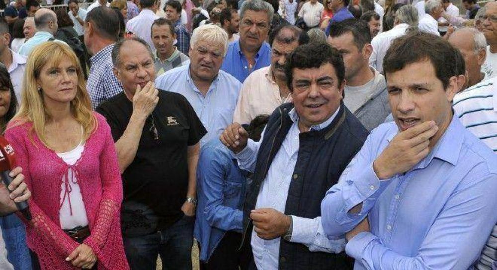Fracaso de la cumbre de Santa Teresita debilita a Espinoza y Scioli